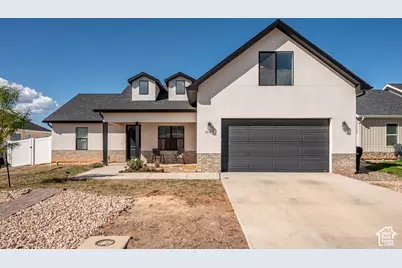 1137 N Yucca St, Cedar City, UT 84720 - Photo 2