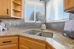 323 E 1375 N, Layton, UT 84041 - Photo 8