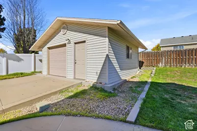 323 E 1375 N, Layton, UT 84041 - Photo 22