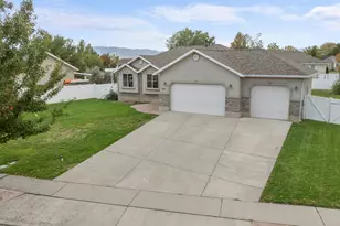 923 N 140 W, American Fork, UT 84003 - Photo 4