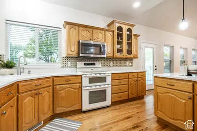 9831 N Oxford Ct, Highland, UT 84003 - Photo 18