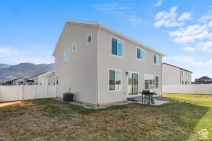 2211 N 200 W, Harrisville, UT 84414 - Photo 24