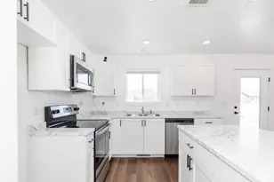 1566 E 650 S, Hyrum, UT 84319 - Photo 6