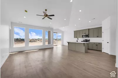 481 W 1800 N, Harrisville, UT 84404 - Photo 2