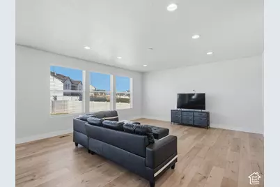 6818 W Orange Leaf Ln, Herriman, UT 84096 - Photo 6
