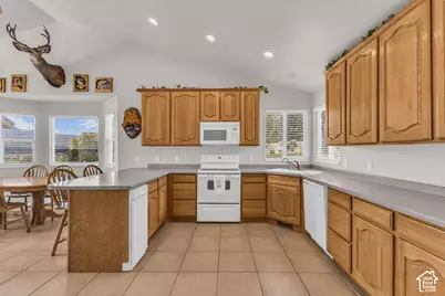 39792 W 7000 N, Tabiona, UT 84072 - Photo 10