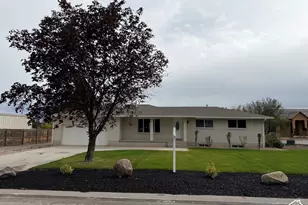10537 S 3010 W, South Jordan, UT 84095 - Photo 6