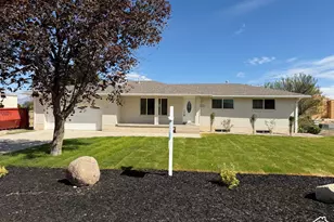 10537 S 3010 W, South Jordan, UT 84095 - Photo 2
