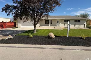 10537 S 3010 W, South Jordan, UT 84095 - Photo 4