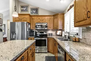 9467 S Overleigh Ct, South Jordan, UT 84095 - Photo 14