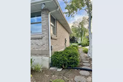 9467 S Overleigh Ct, South Jordan, UT 84095 - Photo 48