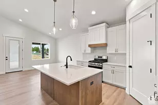3378 W 900 N, Layton, UT 84041 - Photo 4