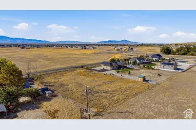 4698 N Droubay Rd, Erda, UT 84074 - Photo 4