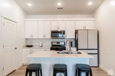 475 W 60 S #L304, Providence, UT 84332 - Photo 4