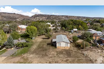 30 N 200 W, Escalante, UT 84726 - Photo 2