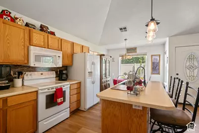 1614 Seneca Dr, Roy, UT 84067 - Photo 8