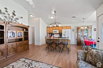 1614 Seneca Dr, Roy, UT 84067 - Photo 6