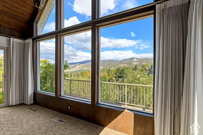 685 E Chelsea Dr S, Bountiful, UT 84010 - Photo 10