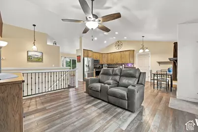 445 S Sunset Dr W, Kaysville, UT 84037 - Photo 4