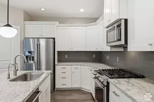 2340 E Phylden Dr S, Holladay, UT 84117 - Photo 8