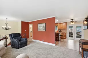 2496 E Woodthrush Dr, Sandy, UT 84093 - Photo 14