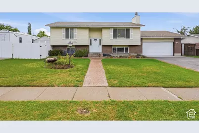 2496 E Woodthrush Dr, Sandy, UT 84093 - Photo 1