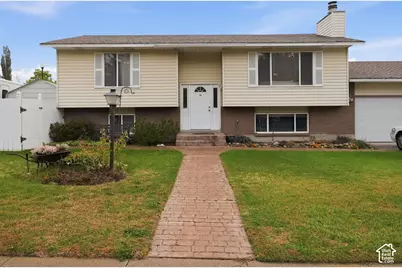 2496 E Woodthrush Dr, Sandy, UT 84093 - Photo 2