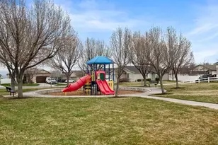 5923 W Roseberry St, West Jordan, UT 84081 - Photo 18