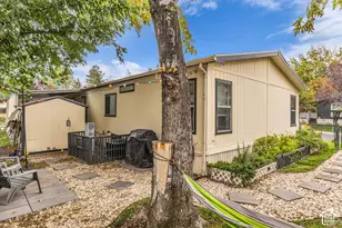 264 E Jordan View Dr, Sandy, UT 84070 - Photo 30