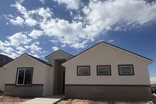 1171 N Yucca St, Cedar City, UT 84721 - Photo 2