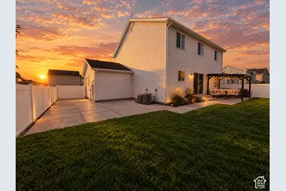 227 W Braeburn Ln, Santaquin, UT 84655 - Photo 2