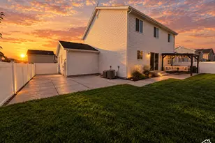 227 W Braeburn Ln, Santaquin, UT 84655 - Photo 2