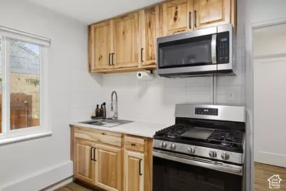 1051 Crescent Dr, Logan, UT 84341 - Photo 8