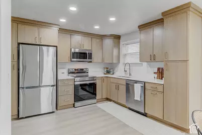 5454 S 3350 W, Taylorsville, UT 84129 - Photo 4