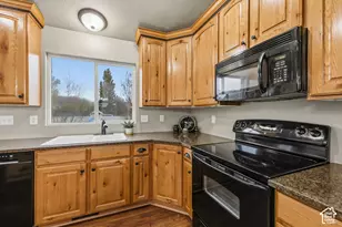 380 W Hillside Dr, Saratoga Springs, UT 84045 - Photo 22