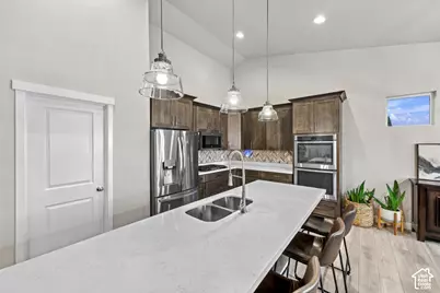 1282 W 425 S, Layton, UT 84041 - Photo 4