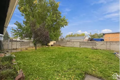 580 E Aloha Ln, Sandy, UT 84070 - Photo 38