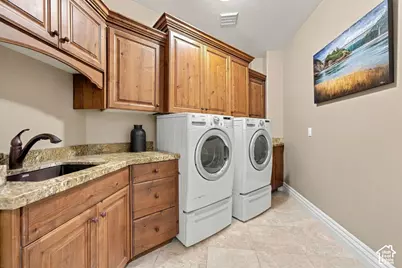 4438 S Devonshire Dr E, Bountiful, UT 84010 - Photo 28