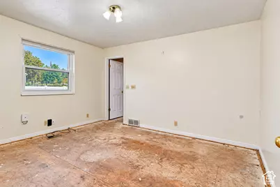 1947 E Viscounti Dr S, Sandy, UT 84093 - Photo 12
