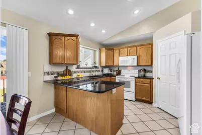 2574 W 3950 S, Roy, UT 84067 - Photo 8