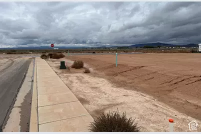 5160 N 75 E #215, Enoch, UT 84721 - Photo 2