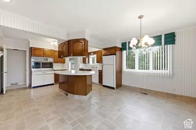 341 E 200 S, Bountiful, UT 84010 - Photo 8