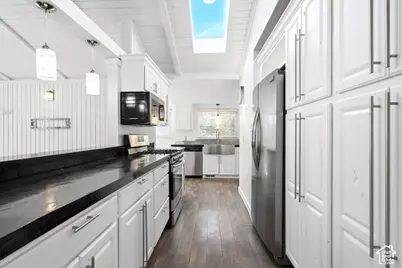 2592 W Dublin Dr S, West Valley, UT 84119 - Photo 10