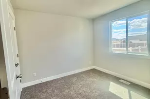 2289 E Sego Liliy Dr, Eagle Mountain, UT 84005 - Photo 8