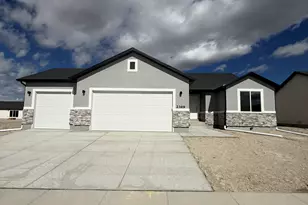 2289 E Sego Liliy Dr, Eagle Mountain, UT 84005 - Photo 2