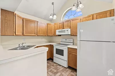 1445 W Harbor Pointe Dr, Taylorsville, UT 84123 - Photo 6
