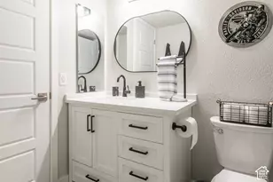 6844 S Countrywoods Circle, Midvale, UT 84047 - Photo 12