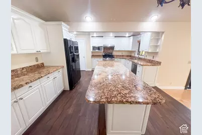 11129 S 2125 E, Sandy, UT 84092 - Photo 2