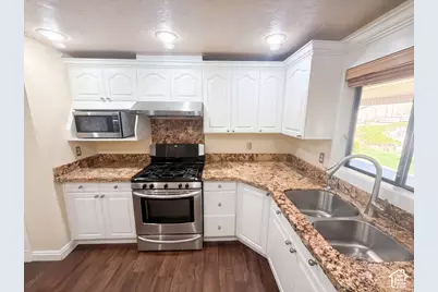 11129 S 2125 E, Sandy, UT 84092 - Photo 10