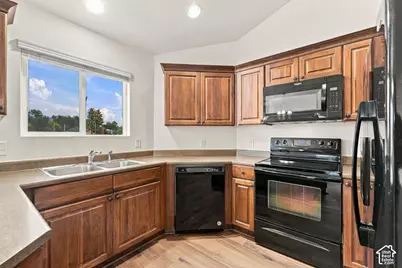 116 E Resaca Dr #F8, Sandy, UT 84070 - Photo 8